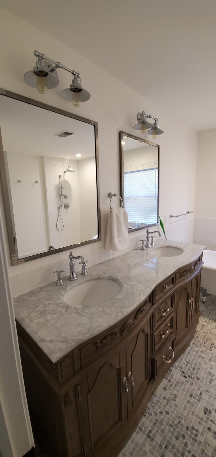 Bathroom remodeling project by Altamirano LLC
