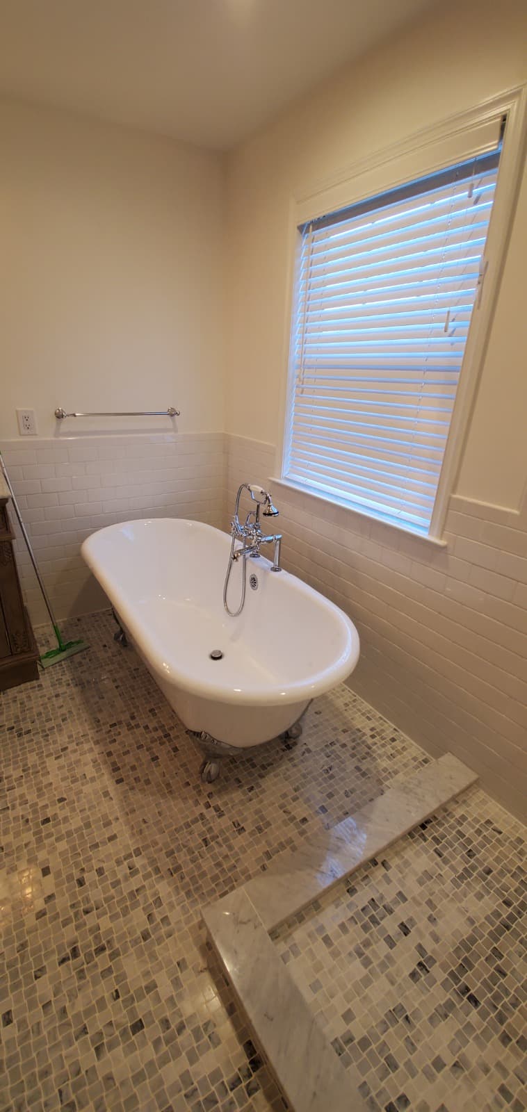 Bathroom remodeling project by Altamirano LLC